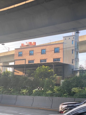 Sub1151ขายด่วนที่ดินพร้อม สำนักงาน 4 ชั้น  ตรงข้าม เดอะไนน์พระราม9   เจ้าของขายเองราคา 69,000,000 บาท  เจ้าของขายเอง  ค่าโอนคนละครึ่ง สนใจติดต่อ  คุณวัลลพ  โทร.081-452-4579ID line : wallopd   ที่ดินพร้อมอาคารสำนักงาน 4 ชั้น ตรงข้ามเดอะไนน์เซนเตอร์ พระราม 9  ถ.พระราม 9 เขตสวนหลวง กรุงเทพมหานคร เหมาะสำหรับเป็น ห้องทำงาน / ออฟฟิต  ทำเลติดถนนพระราม 9 ฝั่งตรงข้ามห้างเดอะไนน์ เซนเตอร์พระราม9ที่ดินหน้า