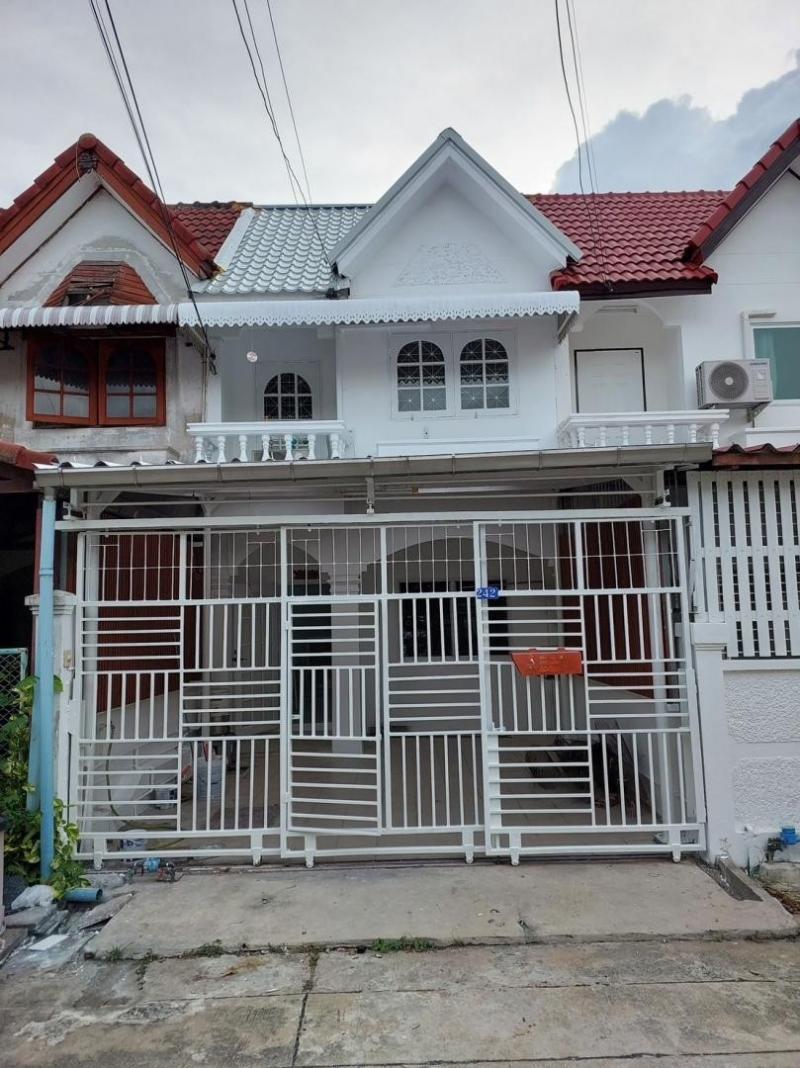 AHR31767-23  ให้เช่าทาวน์เฮาส์ 2 ชั้น เนื้อที่ 20 ตารางวา 2 ห้องนอน 2 ห้องนอน หมู่บ้านรังสิยา2 ซอยวชิรธรรมสาธิต55 หรือสุขุมวิท 101/1ราคาเช่า 14,500 บาทต่อเดือน ประกัน 2 เดือน จ่ายล่วงหน้า 1 เดือน สัญญา 1 ปีหมู่บ้านรังสิยา2 เนื้อที่ 20ตรว ใกล้รถไฟฟ้าBTS ปุณณวิถี,BTS อุดมสุขชั้นบน1ห้อง นอนใหญ่ แอร์1ตัว เตียง5.5ฟุต , โต๊ะเครื่องแป้ง และ ตู้เสื้อผ้า,1ห้อง นอนเล็ก เตียง 3ฟุต และตู้เสื้อผ้า1ห้องน้ำ , 1