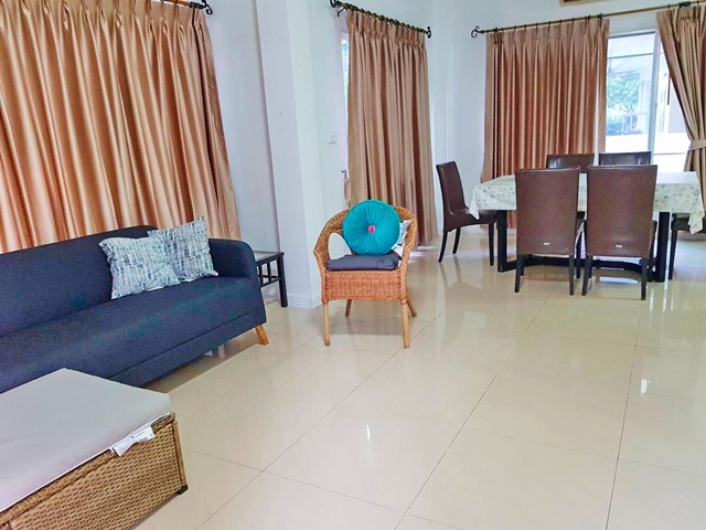 รร.สาธิตพัฒนา  ให้เช่าบ้านเดี่ยว 2ชั้น 72ตรว.ซาฟารี ปัญญา เฟอร์ครบทั้ง 3นอน  4แอร์ 3น้ำ ห้องนั่งเล่น ห้องครัว  หทัยราษฎร์ 39