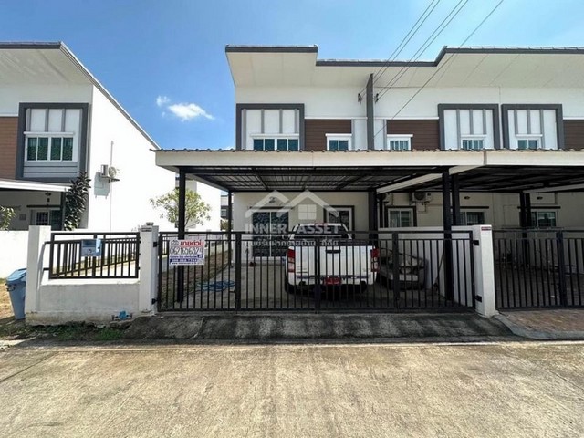 ไลโอ อีลิท กาญจนาภิเษก-เวสต์เกตทาวน์โฮมหลังมุม 2 ชั้น พร้อมอยู่พื้นที่ 29.7 ตารางวา ขนาด  4 ห้องนอน  2 ห้องน้ำ  2 ที่จอดรถ ราคา  3,150,000 บาทภายในโครงการสวนพักผ่อนขนาดใหญ่CCTVระบบรักษาความปลอดภัยตลอด 24 ชม.สถานที่ใกล้เคียง* เซ็นทรัล เวสต์เกต 3.8 กม.* The square บางใหญ่ 3.8 กม.* วัดไผ่เหลือง 3.9 กม.* Ikea บางใหญ่ 4.4 กม.* Index Living Mall 4.7 กม.* ตลาดกลาง การเกษตร บางใหญ่ 4.7 กม.* บิ๊กซี เอ็กซ์ตร้า บางใหญ่ 5.3 กม* รพ.เกษมรา