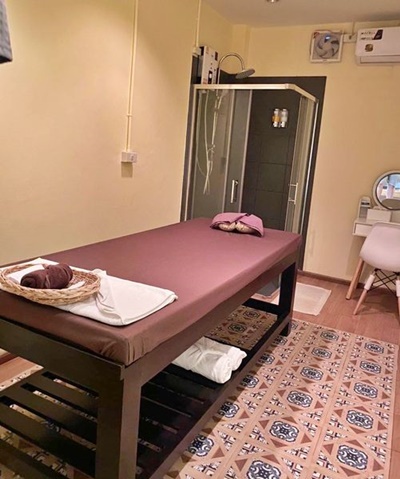  สนใจสอบถามรายละเอียดเพิ่มเติมLine ID : lanlabykukkikเซ้ง‼️ ร้านสปา-นวด  #ใจกลางลาดกระบัง #ใกล้พาซิโอ  Makro,Robinson,ลิตเติลวอล์ค,โฮมโปร ????ใกล้โรงแรมแมริออท คอร์ทยาร์ด โรงแรมเดอะพาร์คไนน์ ฯลฯ (เดินไม่เกิน 5 นาที)รอบๆมีคาเฟ่ โชว์รูมรถเยอะ ร้านล้างรถ #มีฐานลูกค้าทั้งไทยและต่างชาติ ลูกค้ามีระดับ#มีลูกค้าจองจากโรงแรมตลอด- มีที่จอดรถเยอะ ในร่ม 7 คัน และนอกร่มอีกเยอะมาก รับทัวร์