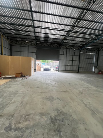 BRA507 ให้เช่าโกดัง อ่อนนุช สวนหลวงร.9 ประเวศ ขนาด640ตรม. มีออฟฟิศ ใกล้สวนหลวงร.9ติดต่อ : คุณสราวุฒิ Tel. 0994108945 Line : ballwuth ให้เช่าโกดัง พื้นที่ 640ตรม.  มีออฟฟิศ อ่อนนุช สวนหลวงร.9 ประเวศสำหรับเก็บสินค้า และห้องน้ำในตัวชายหญิง  สะดวก ปลอดภัยมีที่จอดรถ5คัน สะดวกสบาย กว้างขวาง สะอาด พื้นรับนน. ได้ 2-3 ตัน พื้นเทคอนกรีต หนา 15 ซม ปูนแรงอัด 240 Ksc รถ 6ล้อ 10 ล้อ คอนเทนเนอร์เข้าได้ ตลอด 24 ชม. เข้าออก