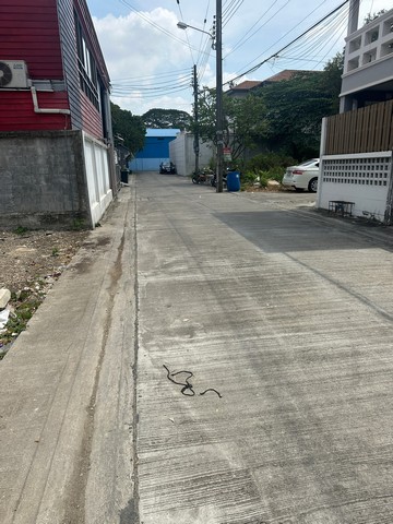 ขายที่ดินเปล่า 103 ตรว.  ซอยนวมินทร์ 70 แยก 8-1  บางกะปิ  กรุงเทพมหานคร   ZT430