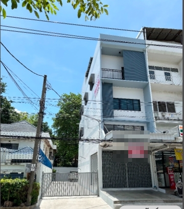 ขายอาคารพาณิชย์ 3.5 ชั้น มีชั้นดาดฟ้า ริมถนนเทอดไท ตรงข้ามโรงเรียนปทุมอนุสรณ์ ใกล้MRT บางแค พุทธมณฑลสาย 1 
