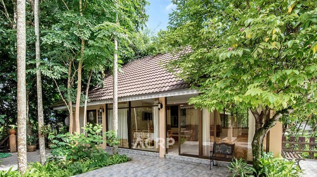 ขายบ้านในสวน 4 หลัง ต.รอบเวียง เมืองเชียงราย 11-2-97.8 ไร่