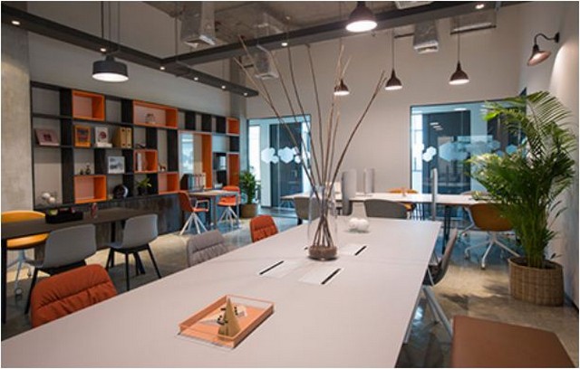 ออฟฟิศตกแต่งพร้อมใช้ พระโขนง สุขุมวิท  อาคารซัมเมอร์ฮิลล์ มีพนักงาน 1 ท่านขึ้นไป   BTS พระโขนง