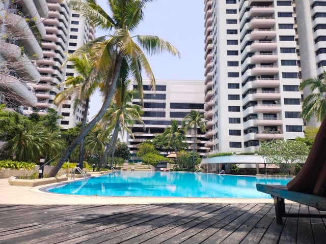 ขายคอนโด ริเวอร์ไรน์ เพลส 1( Riverine place) พิบูลสงคราม นนทบุรีจุดเด่น       ห้องใหญ่ หัวมุม วิวแม่น้ำทุกห้อง สวยมากขนาดพื้นที่ 141.43 ตารางเมตร       ราคา 9,500,000บาทรายละเอียด- ห้องมุม ระเบียงกว้าง วิวแม่น้ำ- ชั้น 24- 2 ห้องนอน 2 ห้องน้ำ- ห้องนั่งเล่น/ รับประทานอาหาร/ ทำงาน- 1 ห้องซักรีด- ครัวบิลด์อิน ไทย/ฝรั่งสิ่งอำนวยความสะดวกเป็นโครงการที่มีสิ่งอำนวยความสะดวกตรบครัน สามารถพักอาศัยได