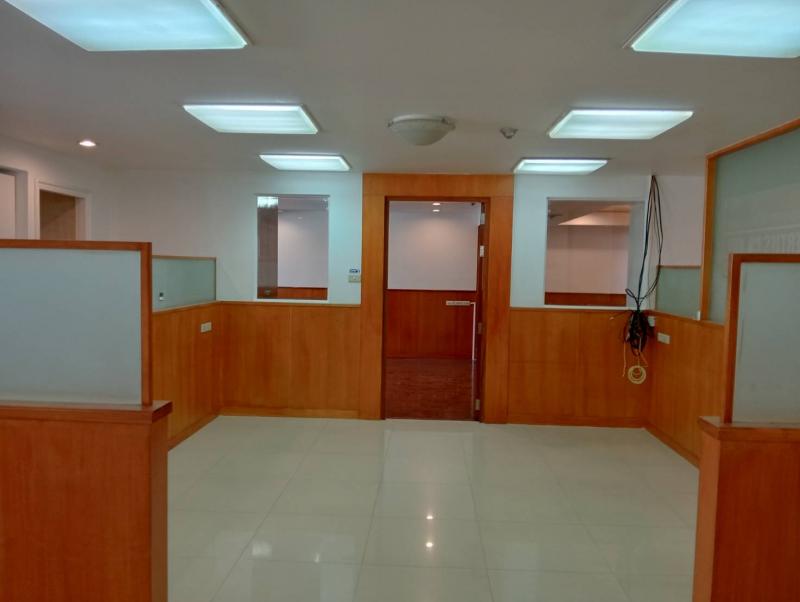 ให้เช่า/ขาย คอนโด ติดถนนใหญ่หัวมุม ย่านธุรกิจใจกลางเมือง ITF Silom Palace ชั้น 14 เนื้อที่ 132.41 ตร.ม. เยื้อง ธ กรุงเทพ สำนักงานใหญ่