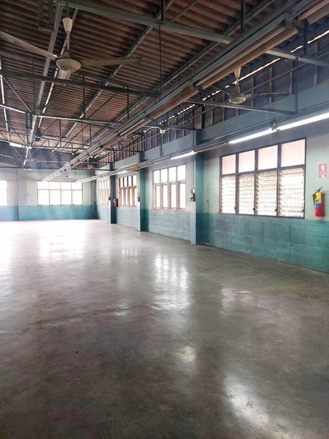 ให้เช่า ห้าง คอมมูนิตี้มอลล์ ย่านมีนบุรี โกดัง รถไฟฟ้าสีชมพู 50 เมตร อาคาร 2 ชั้น 4ไร่ ติดถนนใหญ่ รามอินทรา 3,510 ตร.ม. หทัยราษฎร์