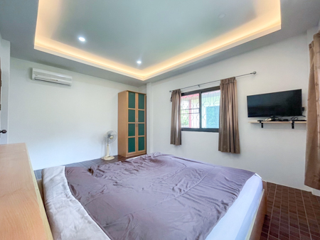 ให้เช่าบ้านเดี่ยว 1 ห้องนอน 1 ห้องน้ำ เฟอร์นิเจอร์ครบ บรรยากาศร่มรื่น ต.แม่น้ำ ซ.2 เกาะสมุย สุราษฎร์ฯ ห่างจากหาดแม่น้ำแค่ 250 เมตร