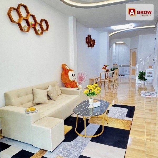 ม. สุภาวัลย์ หน้าบ้านติดสวน รีโนเวทใหม่ สไตล์มินิมอล แถมฟรีเฟอร์นิเจ