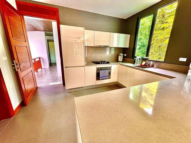 ให้เช่า พูลวิลล่า แม่น้ำ 4 ห้องนอน 5 ห้องน้ำ  วิวทะเล ใกล้สนามกอล์ฟสันติบุรี สมุยคันทรีคลับ