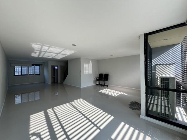 POR4587 ให้เช่า ขาย โครงการ PLATINUM PLACE แพลทินั่ม เพลส รามคำแหง 178 ถนนรามคำแหง เขตมีนบุรี ติดถนนหลัก ใกล้รถไฟฟ้า 200 เมตร Home Office