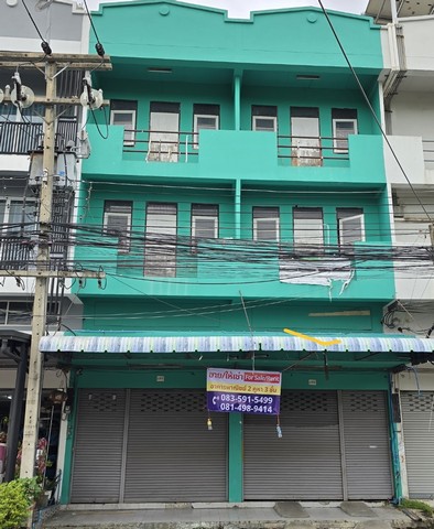 ขาย/เช่า อาคารพาณิชย์ 2 คูหา (ตีทะลุ)3 ชั้นครึ่ง คูหาละ 17 ตรว.เหมาะสำหรับ อยู่อาศัย /โกดังเก็บของ/ ที่ทำการของSME4 ห้องว่าง 6 ห้องน้ำ 1ห้องครัวขาย 7,000,000 บาทเช่า 28,000บาท/เดือน ขั้นต่ำ 1 ปี 4 ห้องว่างแบ่งเป็น 2 ห้องนอน (สามารถกั้นเพิ่มได้อีก)2 ห้องทำงาน (ชั้นลอย)6 ห้องน้ำ 1ครัวจอดรถได้1- 2คันสถานที่ใกล้เคียง-  1กม. ถึง โรงพยาบาลบางกอกรังสิต2-  500ม. ถึงโลตัส เปิด 24 ชม.-  6.8 กม ถึง ห้าง ฟิวเจอปาร