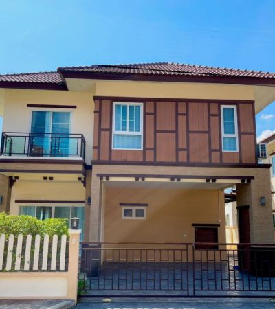 ราคา 3.99 ล้านบาท.*“แกรนด์ ล้านนา เมอริเดียน” (สันกำแพงสายใหม่)บ้านเดี่ยว 2 ชั้น สไตล์ Lanna Contemporary เฟอร์นิเจอร์บิ้วอิน ห้องแต่งตัว ห้องนอนใหญ่.3 ห้องนอน3 ห้องน้ำ2 ที่จอดรถ1 ห้องรับแขก1 ห้องครัวพื้นที่ใช้สอยรวม 180 ตรม. ที่ดิน 56.80 ตรว..ของแถมแอร์ 4 ตัวเฟอร์นิเจอร์บิ้วอินห้องแต่งตัวห้องนอนใหญ่ผ้าม่านปั๊มน้ำ แทงค์น้ำเตาแก๊ส และชุดดูดควันเครื่องทำน้ำอุ่น 3 เครื่องประตูรีโมทก