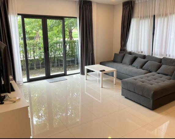 ให้เช่าบ้านเดี่ยว เซนโทร วิภาวดี หลักสี่  Centro มี 4 ห้องนอน 5 ห้องน้ำ  ที่ดิน 57 ตรว. พื้นที่ 180 ตรม.พร้อมเครื่องใช้ไฟฟ้าและเฟอนิเจอร์