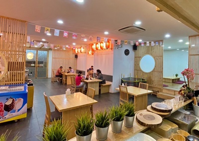 เช้ง ร้านอาหารญี่ปุ่น NigiwaiShusi ใกล้นิคม 304 ปราจีนบุรี ระแวกร้านเป็นโซนอาหาร พร้อมสอนสูตรฟรี