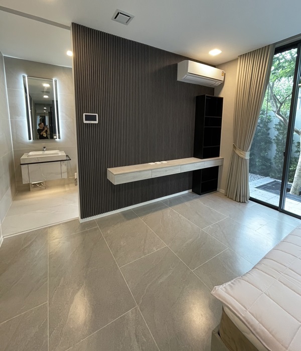 ให้เช่าบ้านเดี่ยวหรู 3ชั้น80วา 4นอน 5ห้องน้ำ มีลิฟท์ส่วนตัว เฟอร์ครบ ถนกรุงเทพกรีฑา ศรีนครินทร์ พระราม 9  ราคาเช่า 270,000 บ/ด