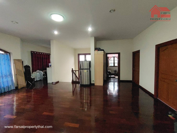 ให้เช่าบ้านเดี่ยว 2ชั้น เนื้อที่ 191วา  5ห้องนอน 5ห้องน้ำ เฟอร์บางส่วน ถนนเลียบทางด่วน ลาดพร้าว ราคาเช่า 120,000บ/ด