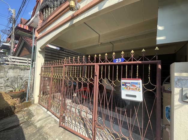 ขายทาวน์เฮาส์ 2 ชั้น ทำเลทอง พร้อมเข้าอยู่ได้เลย อ.เมือง จ.นนทบุรี