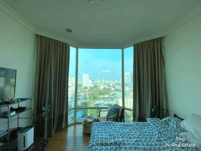 CS1013 ขายคอนโด The Royce Private Residence สุขุมวิท 31 ใจกลางเมือง BTS พร้อมพงษ์ติดต่อ : คุณหญิงโทร : 064-345-9870Line : 0643459870 /คลิกที่นี่  https://line.me/ti/p/Xogs_U3_3SCS1013 ขายคอนโด The Royce Private Residence สุขุมวิท 31 ใจกลางเมืองพื้นที่ 110 ตรม. 2 นอน 2 น้ำ ชั้น 14 และที่จอดรถส่วนตัว 1 คัน ชั้น B4 ขายพร้อมเฟอร์เฉพาะที่บิ้วอิน แอร์ เคาเตอร์ครัวทำเลดีใจกลางเมือง ใกล้ BTS พร้อมพงษ์ราคาขาย 22 ล้านบาท***ค่าใช้จ่ายวันโอนออกคนละครึ่งจุดเด่นของโครงการโ�