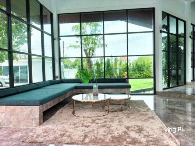 ให้เช่า บ้านเดี่ยว 1 ไร่  5ห้องนอน  มีสระว่ายน้ำ ใกล้ MRT ศรีนครินทร์38 ทำเลดีบนถนนศรีนครินทร์