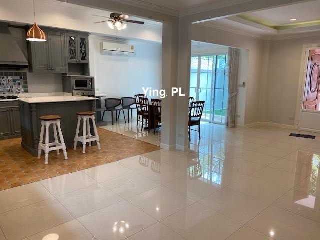 HR1026 ให้เช่าบ้านเดี่ยว โครงการแฟนตาเซีย วิลล่า 1  ซอยแบริ่ง ใกล้ BTS แบริ่งสอบถารายละเอียดเพิ่มเติม ติดต่อ : คุณหญิงโทร : 064-345-9870Line : 0643459870 /คลิกที่นี่  https://line.me/ti/p/Xogs_U3_3SPL. Real Estate BrokerHR1026 ให้เช่าบ้านเดี่ยว โครงการแฟนตาเซีย 3 ซอยแบริ่ง ใกล้ BTS แบริ่งพื้นที่ 52 ตรว.3นอน 2น้ำ3ชั้น พร้อมเฟอร์นิเจอร์-ห้องนอนพร้อมเครื่องนอนอ 2 ห้อง-เครื่องปรับอากาศทั้งหลัง -เครื่องทำน้ำอุ่น-ห้องครัวพร้อมชุดครัว�