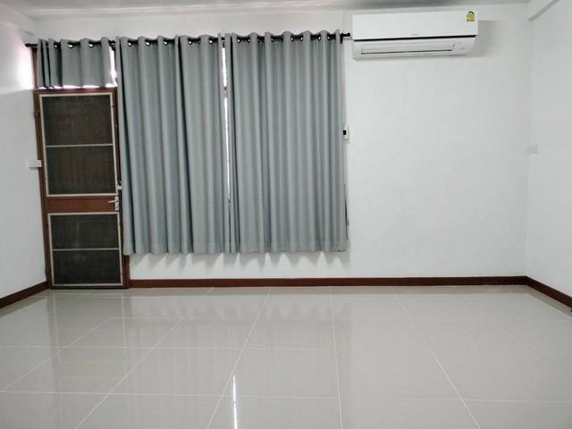 PB4543 ให้เช่าทาวเฮ้าส์ 2ชั้น  หมู่บ้าน ไพโรจน์บางนา ใกล้ MRTศรีเอี่ยม บ้านรีโนเวทใหม่