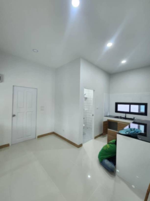 ขายบ้านใหม่ โซนท่ารั้ว สไตล์โมเดิร์น 2.49 ล้านบาท ดอยสะเก็ด พื้นที่กว้าง ระเบียงชมสวน และสวนกลางบ้าน