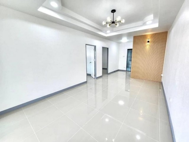 ขายบ้านมือสองศรีราชา บ้านแฝดรีโนเวทใหม่ มบ.อำนวยพร-หนองขาม TP-H0303