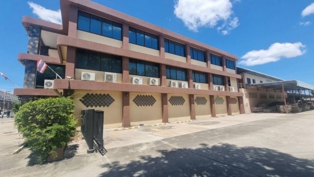 ขายที่ดิน พร้อมสิ่งปลูกสร้าง โซนนิคม เครือสหพัฒน์ ศรีราชา TP-L0302