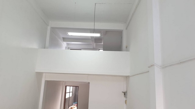 ให้เช่าอาคารพาณิชย์ติดถนนใหญ่ ราคาถูกมาก พุทธมณฑลสาย 4 ใกล้ถนนเพชรเกษม ,หนองแขมให้เช่าตึกแถวติดถนนพุทธมณฑล สาย 4 เหมาะค้าขาย ตึกแถว 4 ชั้นมีชั้นลอย เนื้อที่ 20 ตารางวา ติดถนนใหญ่ พุทธมณฑลสาย 4 ตรงเกือกม้าสะพานกลับรถ ใกล้กับฝั่งถนนเพชรเกษมให้เช่า มี 3 ห้องนอน มี 2 ห้องน้ำ กั้นห้องชั้น 2-4 แล้ว เดินทางสะดวก ให้เช่าราคาไม่แพงสะดวกในการเดินทาง เหมาะที่จะค้าขายราคา