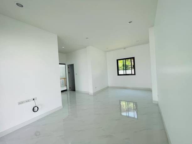 บ้านสวยสร้างใหม่ เพียง 3.992 ล้าน 64.4 ตรว. สันผักหวาน หางดง บ้าน 2 ชั้น สไตล์โมเดิร์นทรงกล่อง จากสนามบิน มาเพียง 15 นาที