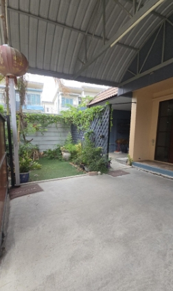 ให้เช่าทาวน์โฮม 3 ชั้น ทาวน์อเวนิว พระราม9  กรุงเทพกรีฑา7