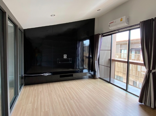 ขายทาวน์โฮม3.5ชั้น เฮ้าส์ นิช แจ้งวัฒนะ มี 2 นอน 3 น้ำ