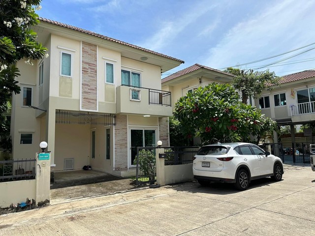 ลภาวัน 19 ต.บางพลับ อ.ปากเกร็ด นนทบุรี บ้านแฝด 2 ชั้น พื้นที่ 40.5 ตรว.4 ห้องนอน