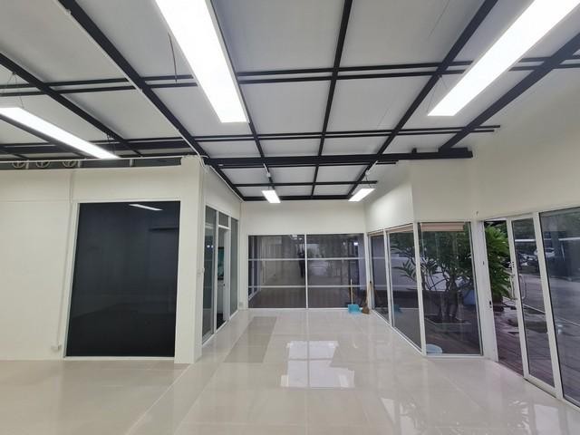 ให้เช่าพื้นที่ 57 ตรม โครงการพรีเมียร์ เพลส ติดถนนศรีนครินทร์ เหมาะทำสำนักงาน ร้านค้า