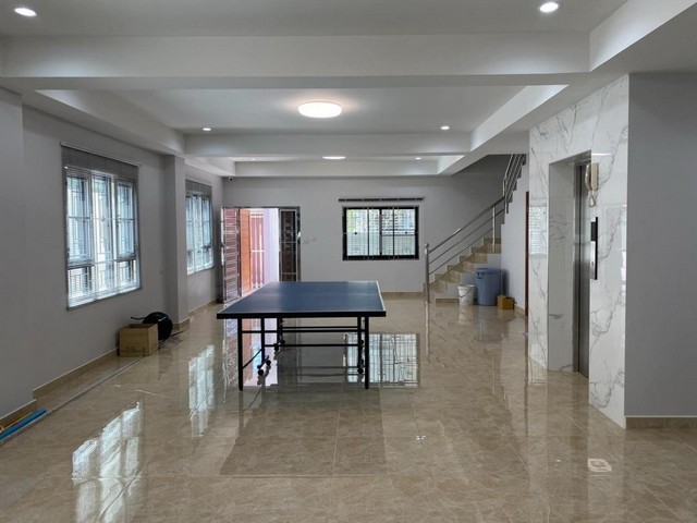 PO1056 ให้เช่า โฮมออฟฟิศ 5 ชั้น ลาดพร้าว 110 พร้อมลิฟท์ เข้าซอยเพียง 600 เมตร