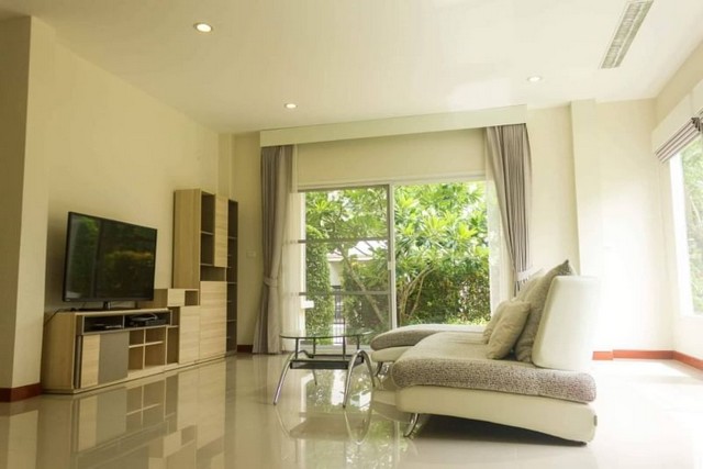 บ้านสวย วรารมย์เจริญเมือง  พื้นที่สวนขนาดใหญ่ สันกำแพง