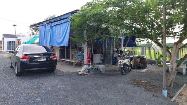 ขายถูกบ้านสวน ติดถนน มีรั้วรอบ บ่อปลา สันกำแพง