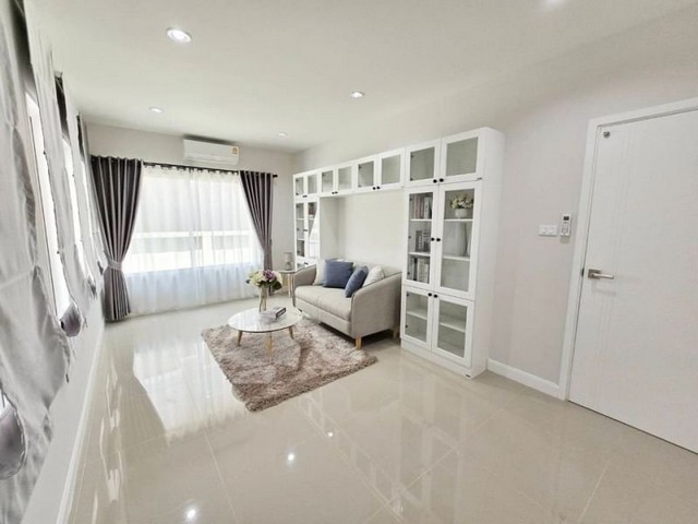 บ้านเดี่ยว สไตล์โมเดิร์น ทำเลทอง ย่านสันกำแพง