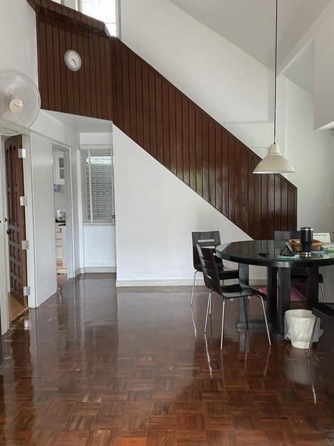 ให้เช่าบ้านเดี่ยว 2 ชั้นรีโนเวทใหม่ 60 ตรว. 3 ห้องนอน หมู่บ้านสัมมากร รามคำแหง110 หน้าหมู่บ้านมีแมคโคร ตลาดสด รถไฟฟ้าสถานีสัมมากร