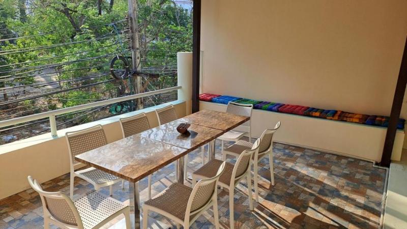 EPL-BR1196 ให้เช่าโฮมออฟฟิศ 2 ชั้นทาวน์ อิน ทาวน์ พื้นที่ใช้สอย 240 ตารางเมตร 1ห้องนอน3 ห้องน้ำ3ห้องทำงาน1ห้องรับแขก 1ห้องครัว 4ที่จอดรถ