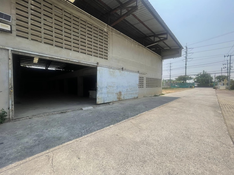 BST680 ให้เช่าโกดัง พื้นที่ใช้สอย 260 ตรม. ใกล้เคหะร่มเกล้า และนิคมอุตสาหกรรม เขตลาดกระบัง