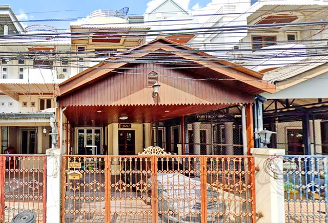  ใกล้ ม.เกษตรศาสตร์ BTSวัดเสมียนนารี 1.4 กม. ทาวน์เฮ้าส์ 4 ชั้น ให้เช่า วิภาวดี 38-44 ค่าเช่า: 24,999 บาท  ลาดยาว จตุจักร 4นอน 5แอร์ 30 ตรว. 360 ตร.ม.  BTSเสนานิคม 2กม. BTS WatSamianNari 1.4 km. 4-storey townhouse for rent Vibhavadi38-44 near Kasetsart University, rental price: 24,999 baht LatYao Chatuchak 4bed 5a/c 30 sq.wa 360 sqm. BTS Sanamnikom 2km.-วิภาวดีรังสิต38-44  งามวงศ์วาน พหลโยธินแขวงลาดยาว เขตจตุจักร กรุงเทพมหานคร 10900รายละเอียดทรัพย์สิน:4 ห้องนอน พร้อมเครื่องปรับอากาศ ทุกห้อง4 ห้องน้ำมี 3 ห้องน้ำ ม