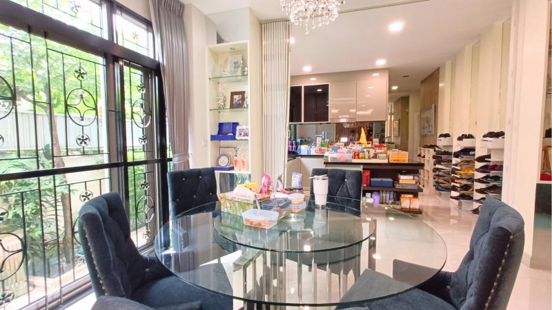 ขาย ให้เช่า บ้านเดี่ยว ติดถนน 3 ด้าน มีลิฟ หน้าบ้านไม่ชนใคร 8ห้องนอน 10ห้องน้ำ 2ห้องทำงาน 1 สตูดิโอ Perfect Masterpiece พระราม 9