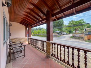 Apartment for Sale 3 story 6 beds 5baths Home for sale in Bophut Koh Samui Surat Thani House for Sale