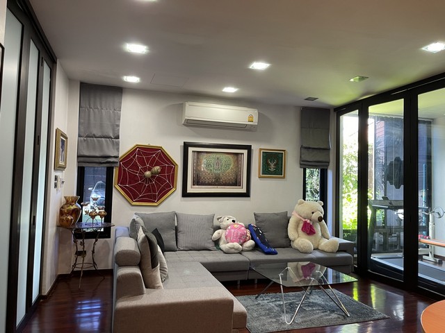 ขายบ้านเดี่ยว หลังมุม หมู่บ้านวี.ไอ.พี.โฮม 2  บ้านเดี่ยวหลังมุม ขายตามสภาพ น้ำไม่ท่วม ใกล้บึงหนองโคตร