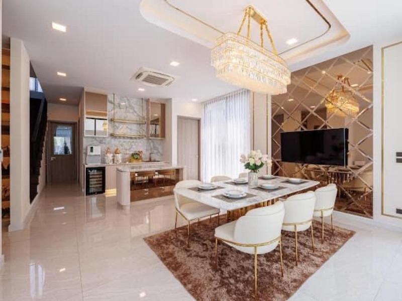 รายละเอียด  ให้เช่าบ้านพูลสุดหรู 2ชั้น เนื้อที่ 91ตร.ว พื้นที่ใช้สอย 400 ตร.ม 4ห้องนอน 5ห้องน้ำ เฟอร์ครบสุดหรู ถนนบางนาตราดหลังห้างเมกะ ราคาเช่า 250,000 บ/ด  Pool Villa สุดหรู 35.9MB  4 ห้องนอน 5 ห้องน้ำ  1 ห้องทำงาน  2 ห้องรับแขก 1 ห้องแม่บ้าน 3 ที่จอดรถ ที่ดิน 91ตารางวา พื้นที่ใช้สอย 400ตารางเมตร  ขายรวมเฟอร์นิเจอร์บิ้วอินทั้งหลัง มีสระว่ายน้ำส่วนตัว 12 x 3 เมตร ฟรีค่าดูแลสระว่ายน้ำ8ปี ฟรีค่าส