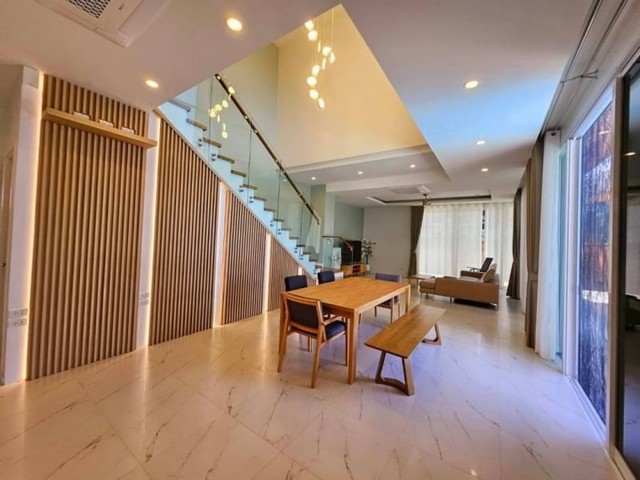 ให้เช่า พูลวิลล่า วิวภูเขา วิวทุ่งนา เฟอร์ครบ สันกำแพง